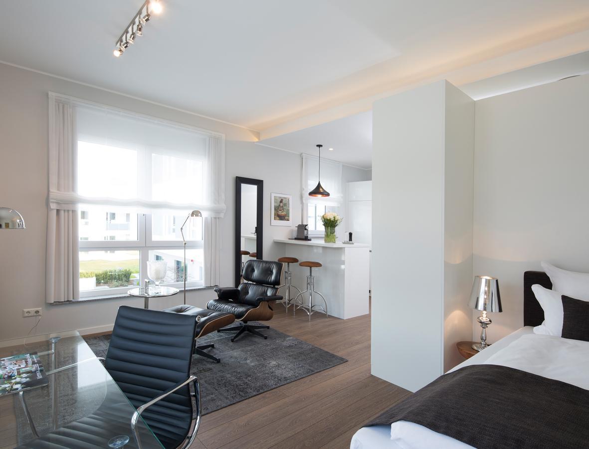 Logis First Class Business Suites Renningen Room photo